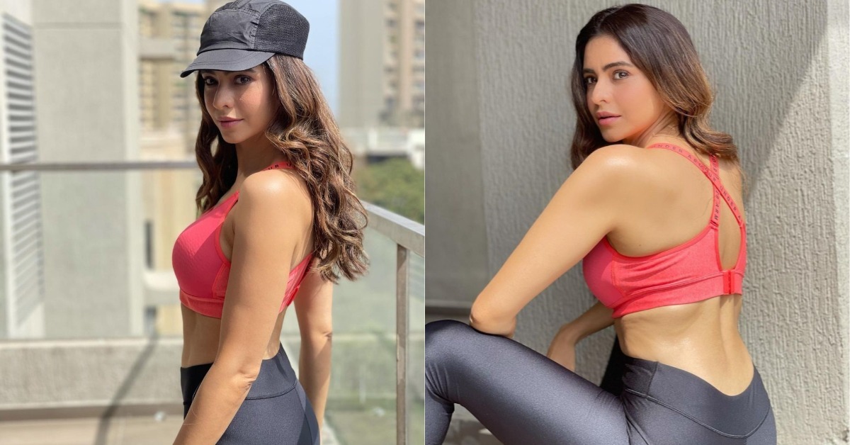 Aamna Sharif Looking Stunningly Hot In The Gym Outfit