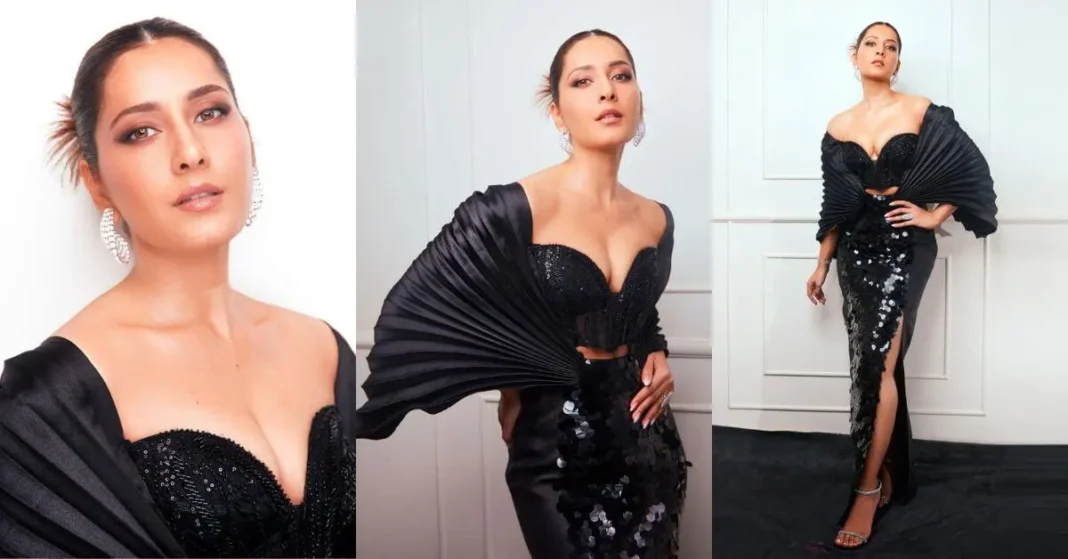 Raashi Khanna black dress at style icon awards event